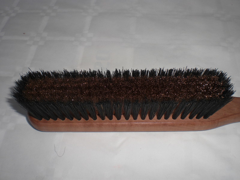 Brosse à vêtements en fil de bronze - Quincaillerie Demortain